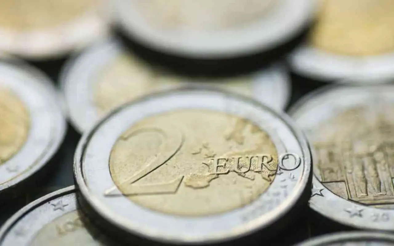 Attenzione a questa moneta da 2 euro commemorativa: può valere centinaia di euro, controlla