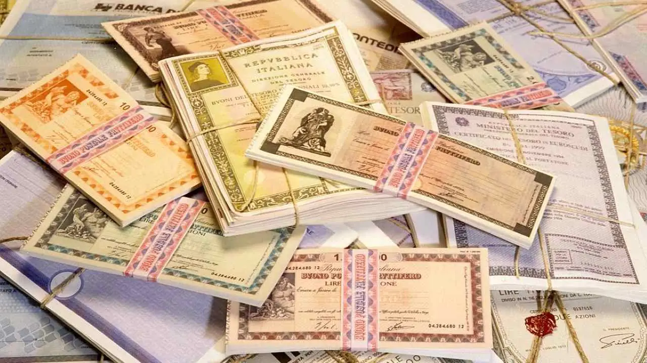 Hai ancora buoni postali cartacei? Attenzione: ecco come digitalizzarli prima che sia tardi